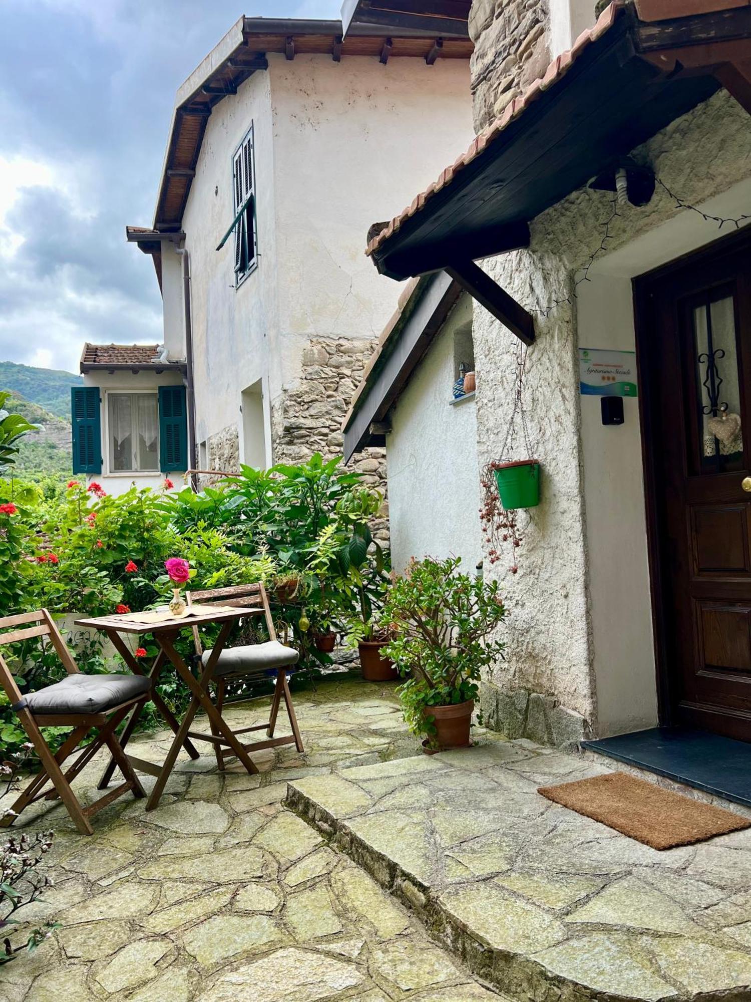 Appartement Stecado - Il Soppalco à Dolceacqua Extérieur photo